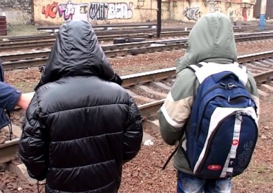 Детишки всерьез вознамерились пускать под откос поезда Приднепровской железной дороги