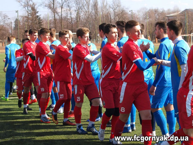 Криворожский «Горняк U-19» уступил место в полуфинале зимнего чемпионата города команде «Дружба»