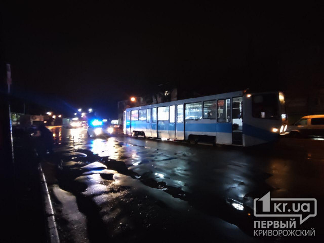 ДТП в Кривом Роге: авто врезалось в трамвай