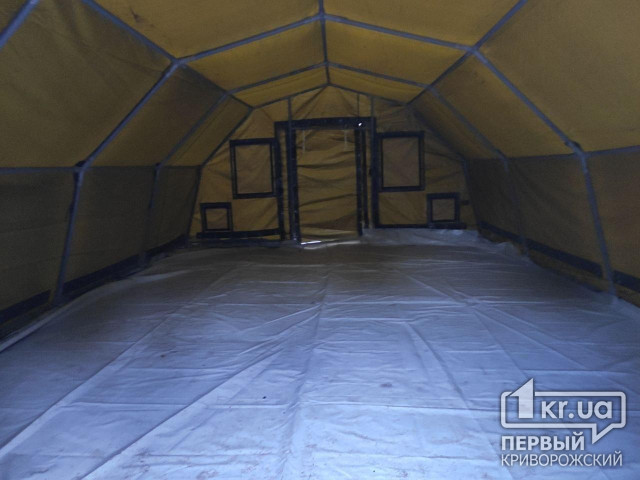 В Кривом Роге обустроили палатку для приема пациентов с коронавирусом (ФОТО)