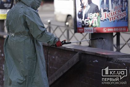 Спасатели продезинфицировали несколько десятков остановок на улицах в Кривом Роге