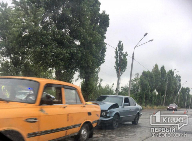 На объездной дороге в Кривом Роге в ДТП попали два авто (обновлено)