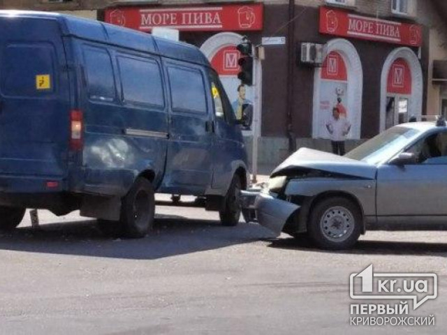 ДТП в Кривом Роге: столкнулись Lada и ГАЗель
