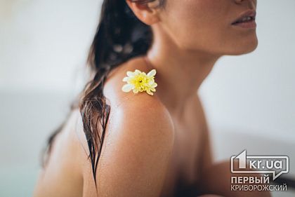 Секс за 900 гривен в бане: криворожанка сводила клиентов с проститутками