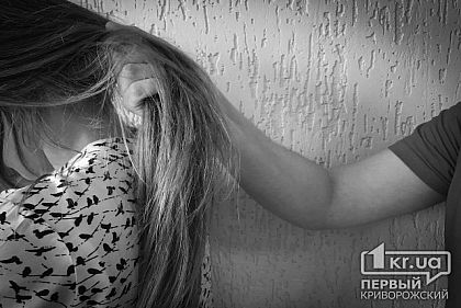 В суде обновили обвинительный акт по делу мужчины, подозреваемого в серии летних нападений на криворожанок