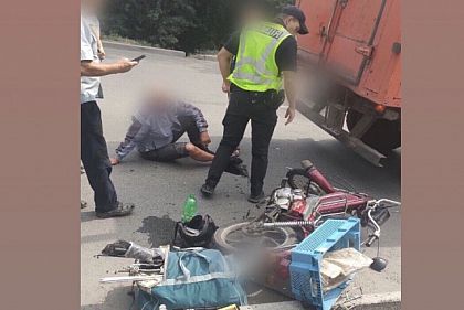 ДТП в Кривом Роге: мопед врезался в грузовик