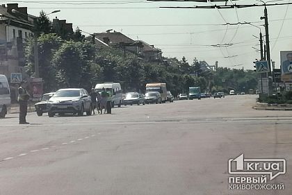 На перекрестке с неработающим светофором в Кривом Роге столкнулись ВАЗ и Toyota