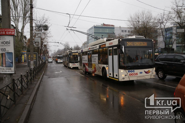 Из-за ДТП затруднено движение коммунального транспорта в центре Кривого Рога