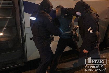 Нанес 30 ножевых и украл деньги: в Харькове задержан подозреваемый в убийстве криворожанки