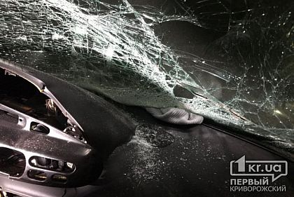 В Кривом Роге авто сбило девушку на пешеходном переходе