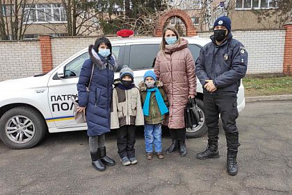 Двоих детей, оказавшихся в сложной жизненной ситуации, забрали из семьи
