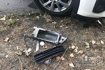 После ДТП на авто рухнул столб, пострадал криворожанин