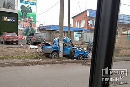 Пьяный криворожанин врезался на авто в столб