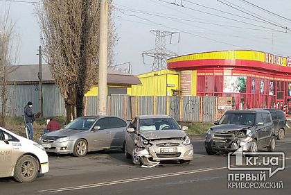 Из-за ДТП на мосту в Кривом Роге образовалась пробка