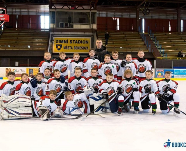 Две криворожские хоккейные команды завоевали призовые места на чемпионатах Украины