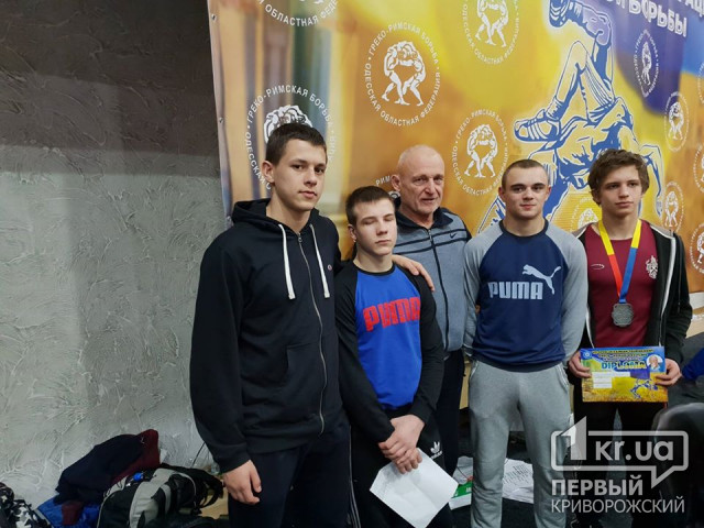 Серебро и бронзу завоевали двое криворожан на Всеукраинском турнире по греко-римской борьбе