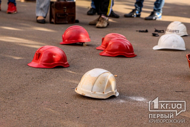 В Кривом Роге более 40 дней бастуют горняки шахты «Октябрьская»