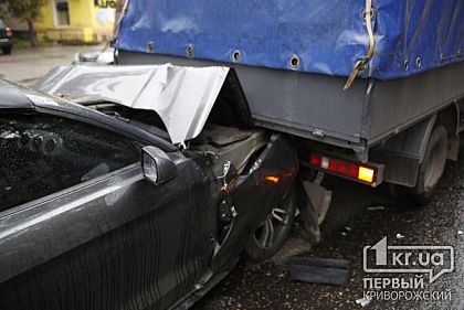 Два Mustang, ГАЗ, Hyundai и Daewoo попали в ДТП в Кривом Роге