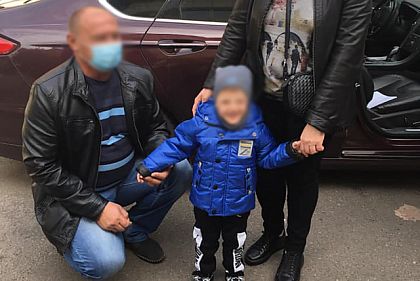 Семья из Никополя усыновила маленького криворожанина