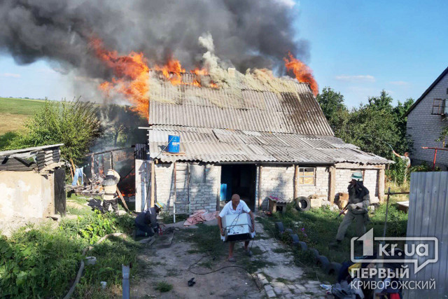 В Пятихатском районе сгорел частный жилой дом