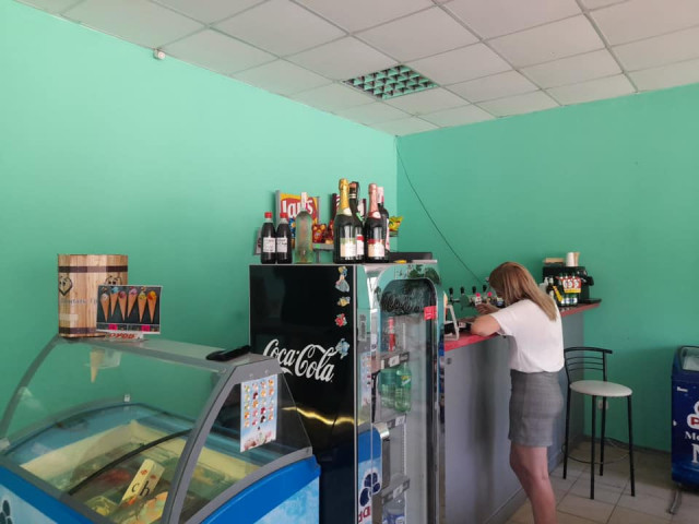 Продавец одного из магазинов в Кривом Роге заплатит штраф за продажу алкоголя несовершеннолетнему