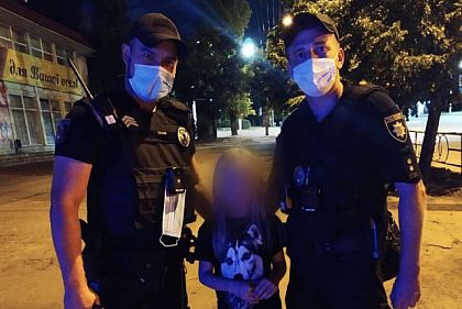 Криворожские патрульные вернули домой 8-летнюю девочку