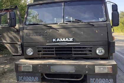 На криворожской трассе водитель КАМАЗа предлагал взятку патрульным