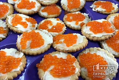 Криворожанину, пытавшемуся украсть в супермаркете икру и мидии, вынесли приговор