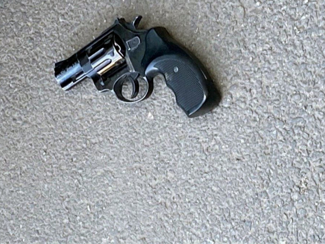У криворожского водителя, которого остановили за нарушение ПДД, обнаружили пистолет