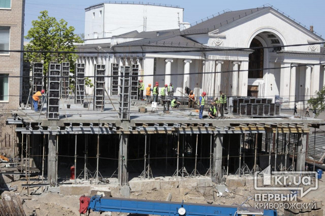 На месте бывшего отеля в историческом центре Кривого Рога ведется строительство