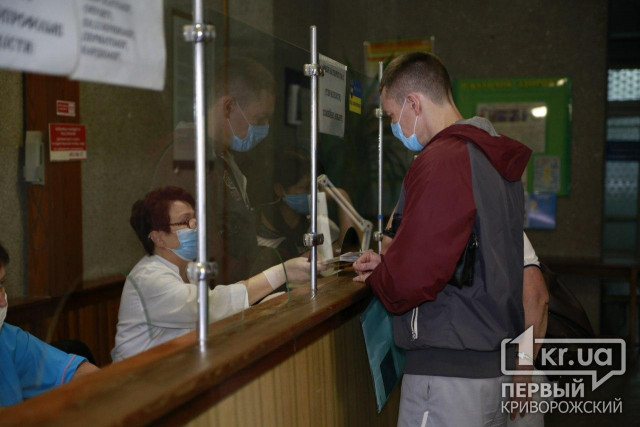 Впервые с начала пандемии в Украине зарегистрировали более 3500 новых пациентов с коронавирусом