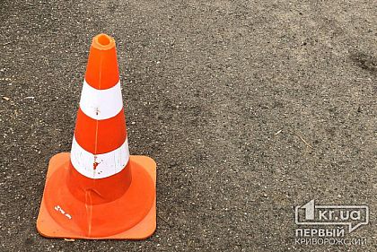 В Кривом Роге маршрутчик наехал на пешехода и скрылся с места ДТП (обновлено)