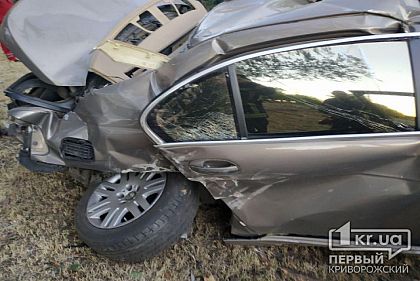 Криворожские полицейские выясняют обстоятельства ДТП в Терновском районе