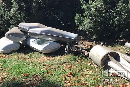 В Кривом Роге на 95 квартале устанавливают новые фонари