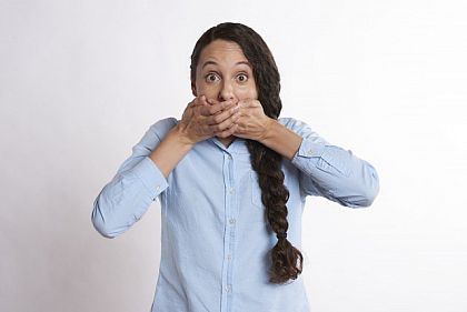 ТОП-7 стоматологических причин запаха изо рта, -  подборка «Первого Криворожского»