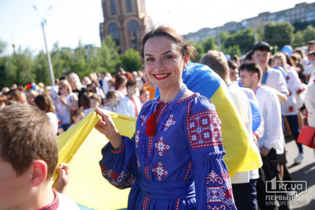 Українські вишиванки 2020: традиційне вбрання і світовий тренд