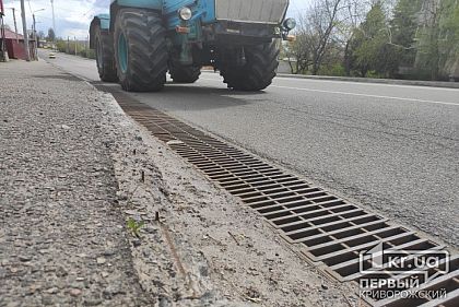 Дорогу в районе криворожской дамбы, которую капитально отремонтировали в 2015 году, еще не ввели в эксплуатацию