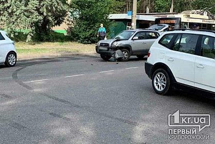 ДТП в Кривом Роге: на Заречном столкнулись Hyundai и BMW