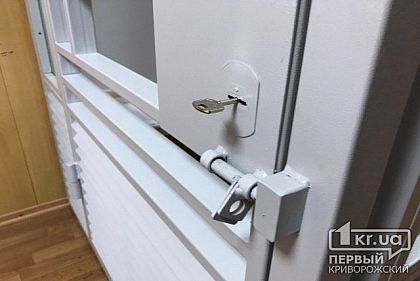 Отобрал 6 гривен, мобильный телефон и пытался зарезать: суд присяжных вынес криворожанину приговор