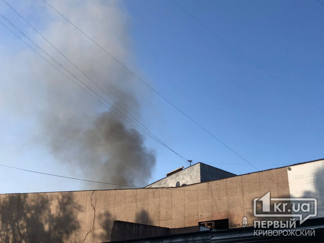 Пожар в «Современнике» тушат более 12 часов