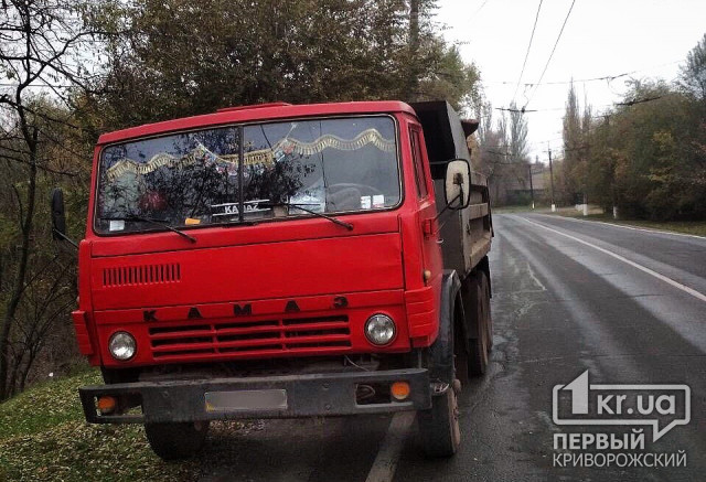 Патрульные остановили КАМАЗ, груженный металлоломом без документов