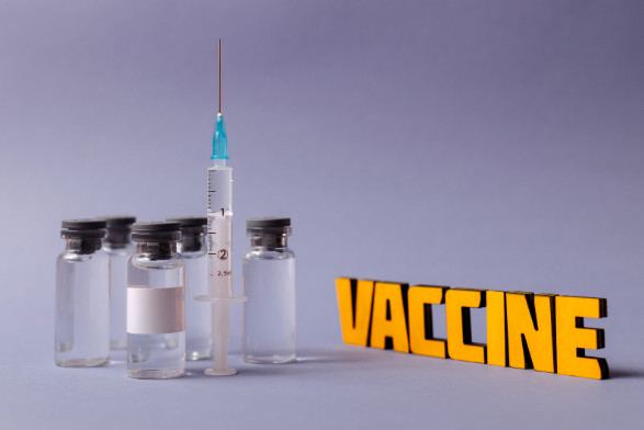Кто в Украине первым получит вакцину от COVID-19