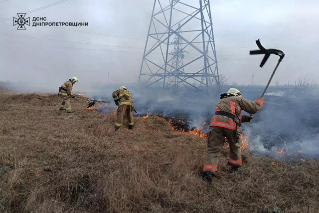 На жителей Днепропетровщины составили 11 админпротоколов за сожжение сухой травы