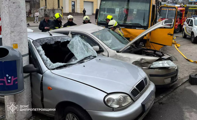 В ДТП на Днепропетровщине пострадали четыре человека