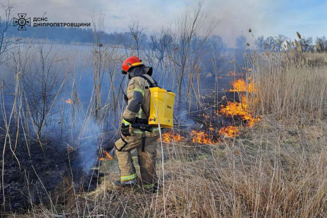 За минулу добу рятувальники 50 разів виїжджали для ліквідації пожеж