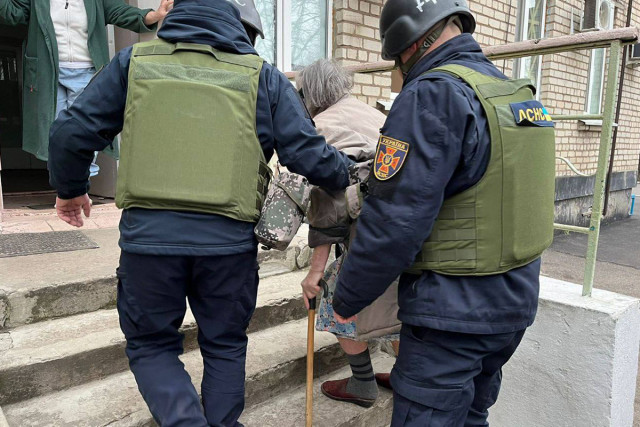 В результате вражеского обстрела Никопольщины пострадала 91-летняя женщина