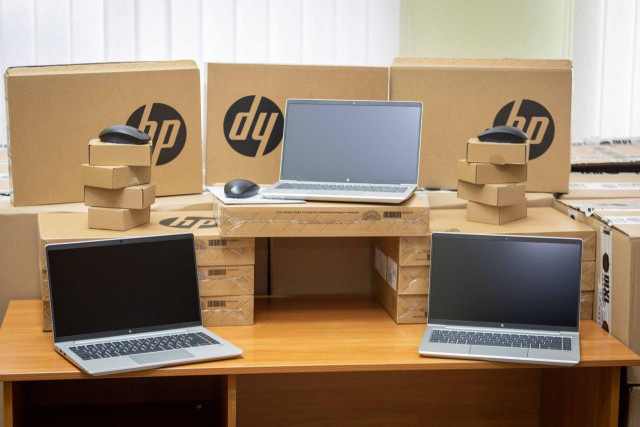 Дніпропетровщина отримала 420 ноутбуків для цифрових освітніх центрів