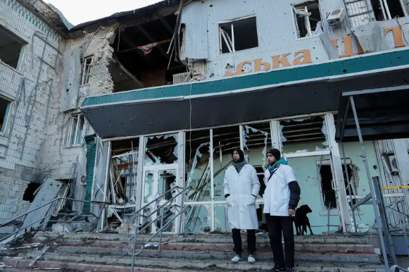 На Дніпропетровщині відновлюють центр первинної медичної допомоги, що постраждав через обстріли