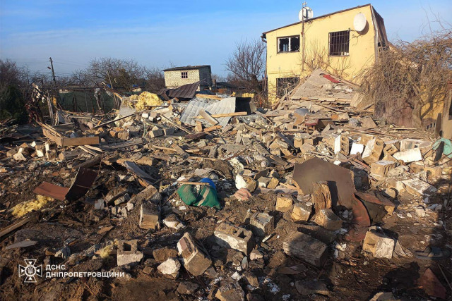 Ворог поцілив по дачному кооперативу на Дніпропетровщині: постраждали 5 людей