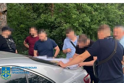 У Дніпрі за виготовлення фальсифікованого пального затримали 5 чоловіків